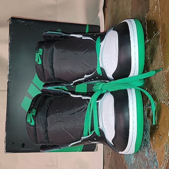 Nike Jordan One high Retro Lucky Green. Worn once.   Men's size 13 - Picture 6 of 16